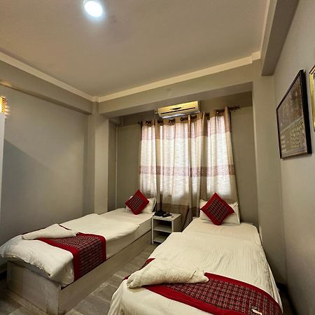 8848 Hostel Kathmandu Bagian luar foto