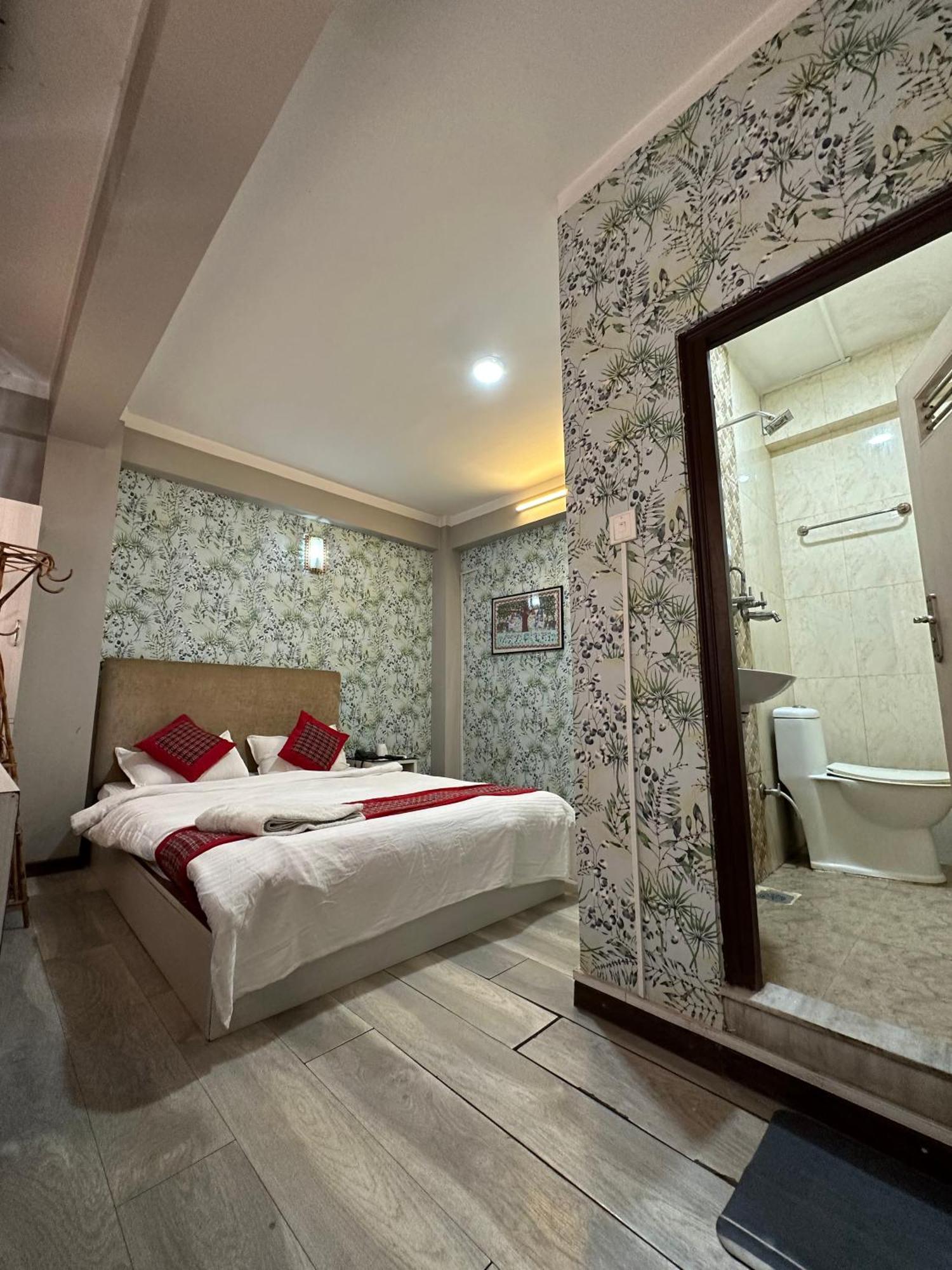 8848 Hostel Kathmandu Bagian luar foto