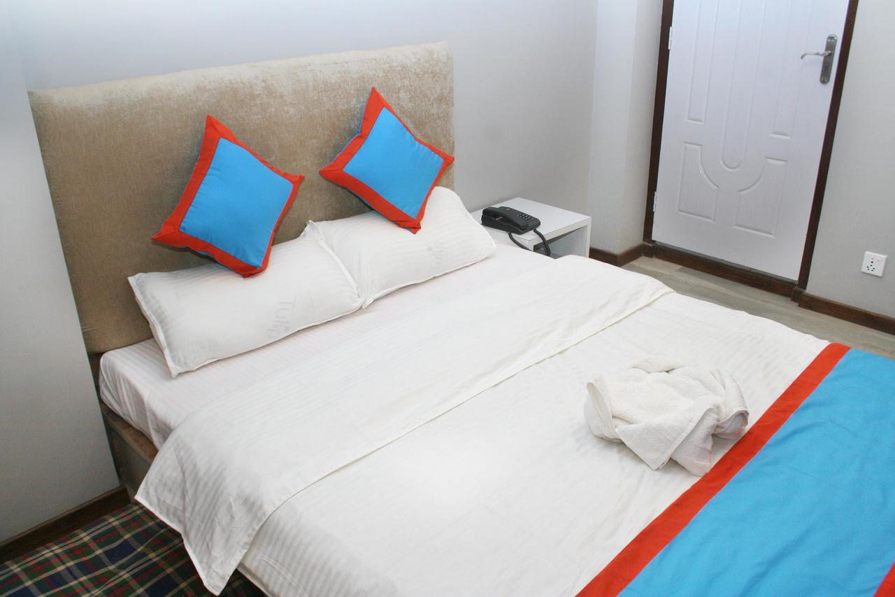 8848 Hostel Kathmandu Bagian luar foto