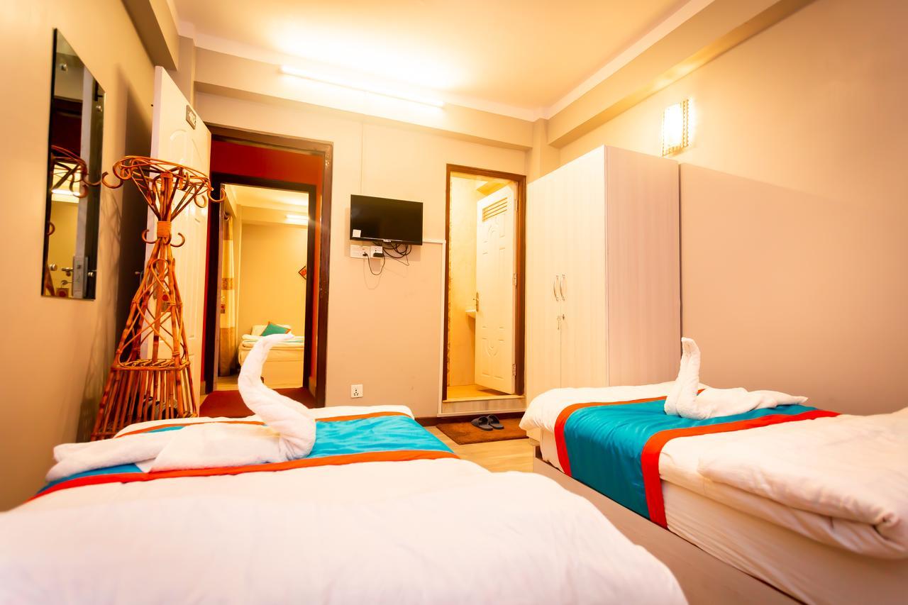 8848 Hostel Kathmandu Bagian luar foto